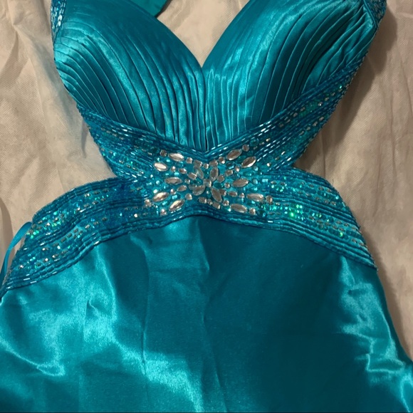 Prom dress - Picture 3 of 7